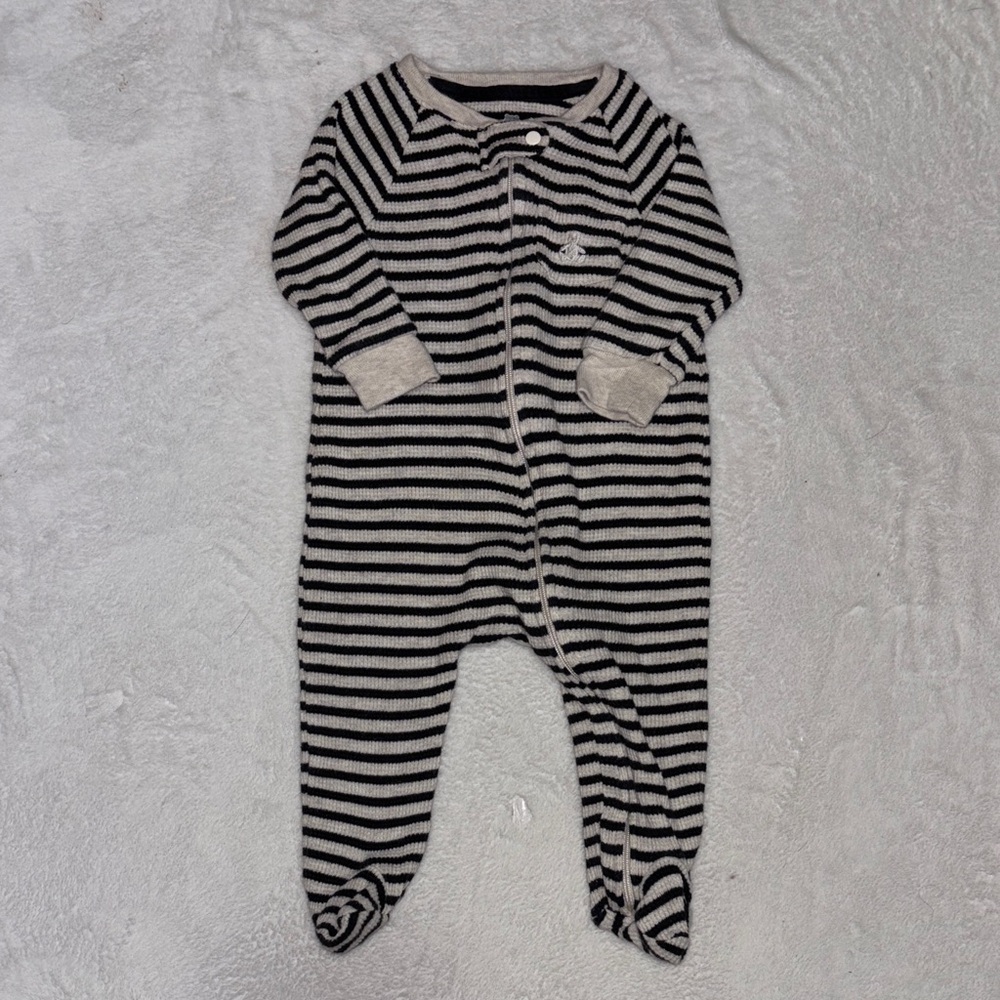 (2 for $10) baby Gap ribbed Striped Black and Gray Kids One Piece footie/ sleepe